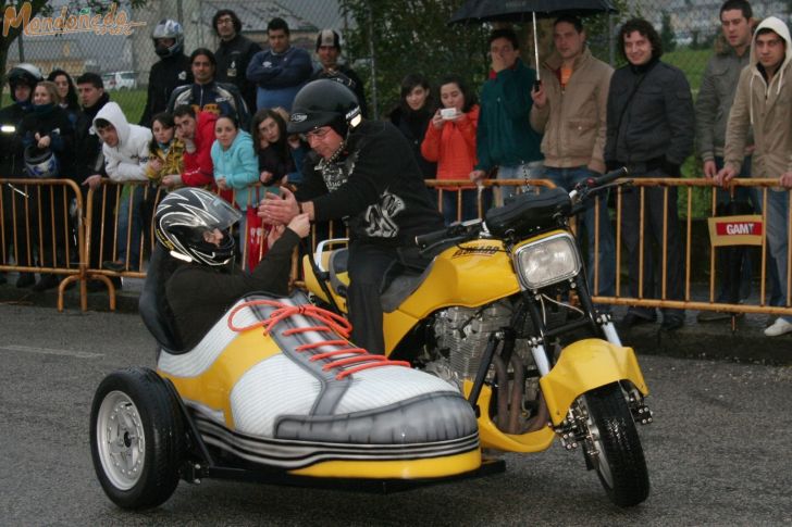 Concentración de motos
Un momento de la exhibición de Eric Miazga
