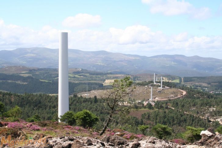 Parque eólico en la Toxiza
La torretas surgen de todas las montañas
